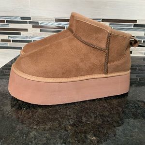 PUMPKIN PLATFORM SOLE FAUX FUR LINING ULTRA MINI ANKLE BOOT IN BROWN FAUX SUEDE